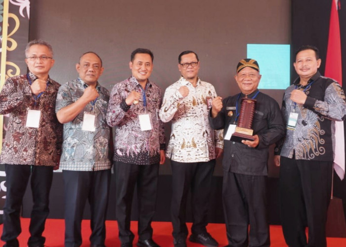 Bojongnangka Kabupaten Pemalang Terima Penghargaan  Desa Antikorupsi