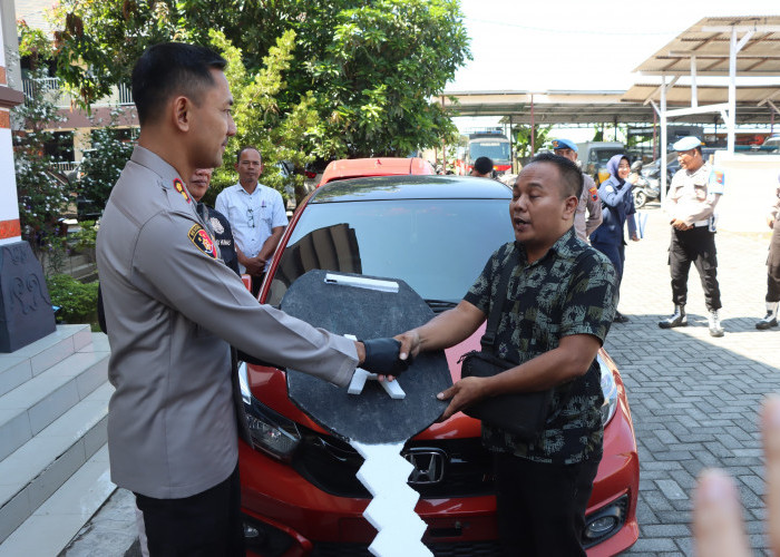 Ingin Hedon, Pemuda Demak Gandakan Kunci dan Curi Mobil Tetangganya Saat Salat di MAD