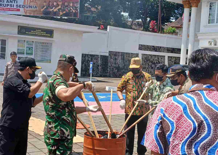 Kejari Wonosobo Musnahkan Barang Bukti 29 Perkara Pidana di Akhir 2025