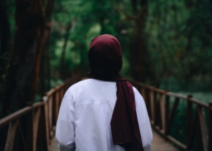  7 Rekomendasi Bahan Hijab yang Nyaman untuk sehari-hari!