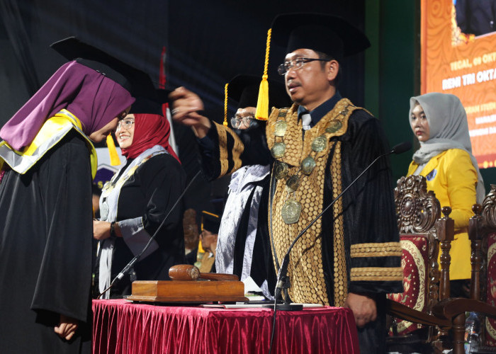 869 Mahasiswa UPS Tegal Resmi Diwisuda