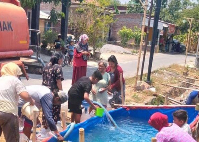 Kekeringan Belum Usai, BPBD Demak Kirim 85 Ribu Liter Air Bersih ke Empat Desa