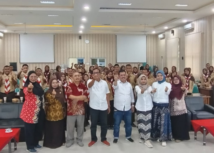 ‎75 Siswa SMKN 1 Adiwerna Kabupaten Tegal Dibekali Ilmu Jurnalistik ‎