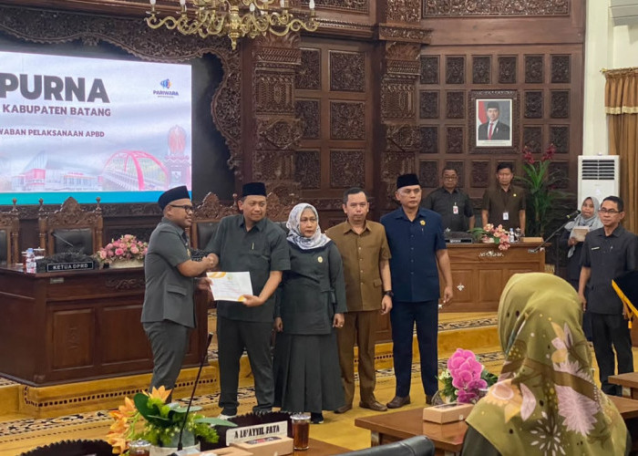 Bupati Faiz Lapor DPRD: APBD Batang Surplus Rp53 Miliar, WTP 10 Kali Berturut-turut
