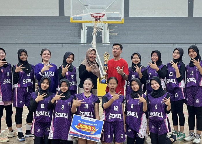 Membanggakan! Tim Basket Putri SMKN 2 Tegal Juara III Liga Bank Jateng