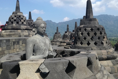 Menko Luhut Sampaikan Pengumuman Penting Soal Borobudur: Tiket Naik Sampai Rp 750 Ribu Perorang 