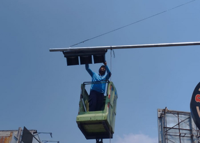 Antisipasi Trobel Arus Lalu Lintas di Mejaserm Barat Tegal, Dishub Pasang Traffic Light