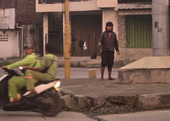 Viral ODGJ Lempar Batu Pecahkan Kaca Mobil di Semarang, Satpol PP Lakukan Penyisiran