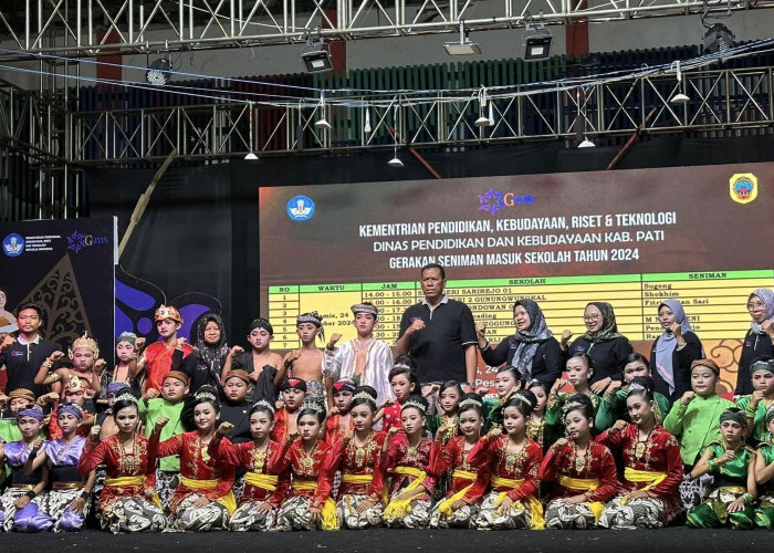 Keseruan Adu Talenta Seniman Cilik Pati di Pentas Gerakan Seniman Masuk Sekolah  