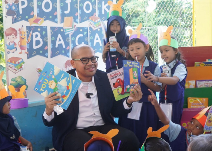 Bupati Batang jadi Pendongeng di TK Pembina, Challenge Anak Baca 52 Buku