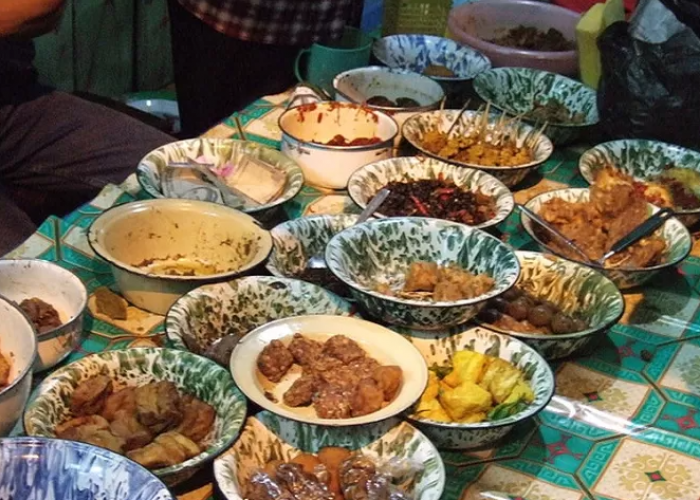  10 Tempat Wisata Kuliner di Cirebon yang Terkenal Enak dan Murah, Apa Saja?