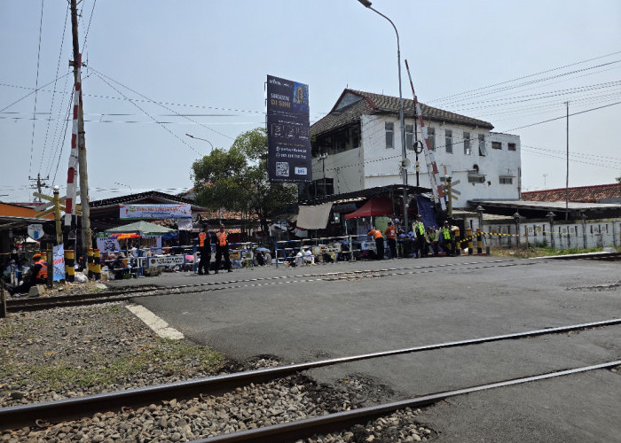 Ribuan Jamaah Hadiri Maulid di Pekalongan, KAI Perketat Pengawasan Jalur Rel dan Perlintasan