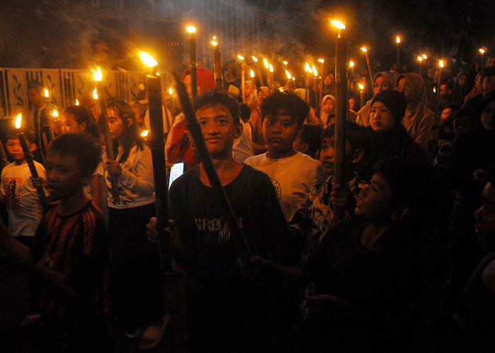 Kirab Obor Sendang Gede Kandri Semarang, Jadikan Generasi Muda Lebih Cerah Masa Depannya 