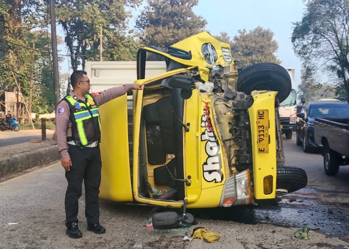 Truk Box Tabrak Truk Mogok di Jalur Pantura Batang hingga Ringsek