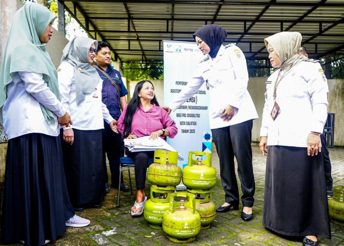 Berbentuk Barang, Wawali Kota Salatiga Serahkan Bantuan Kewirausahaan untuk Penyadang Disabilitas