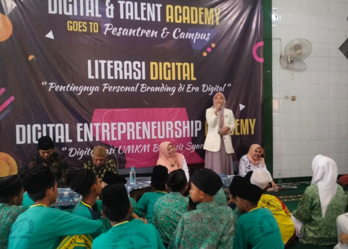 Miss Hijab Pendidikan Indonesia Bekali Santri Kabupaten Tegal Tips Personal Branding di Platfrom Digital