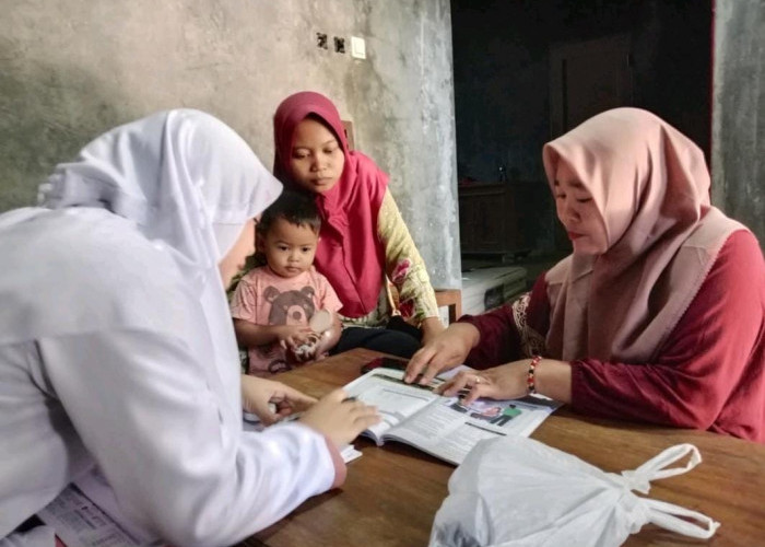 Mahasiswa KKN UMUS Edukasi Gizi 1000 HPK bagi Ibu Hamil dan Balita di Sumbarang Tegal