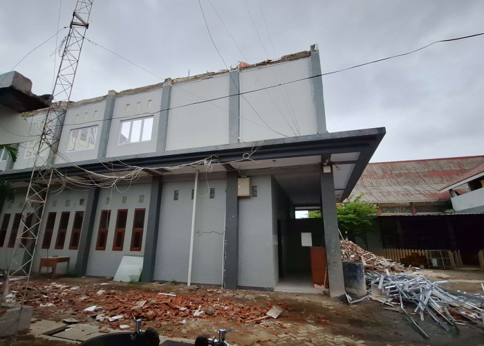 Atap Gedung SMA Negeri 3 Pekalongan Roboh