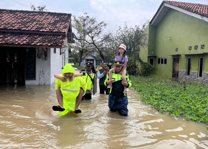 Banjir Kembali Rendam Siwalan Pekalongan, 129 Warga Desa Pait Mengungsi