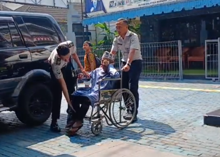 Dikawal Ketat, Napi Kasus PPA Rutan Salatiga Jalani Operasi Katarak di RST dr. Asmir 