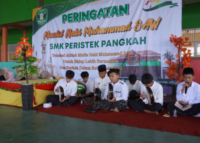 Teladani Akhlak Rasulullah, SMK Peristek Pangkah Gelar Peringatan Maulid Nabi dengan Khidmat