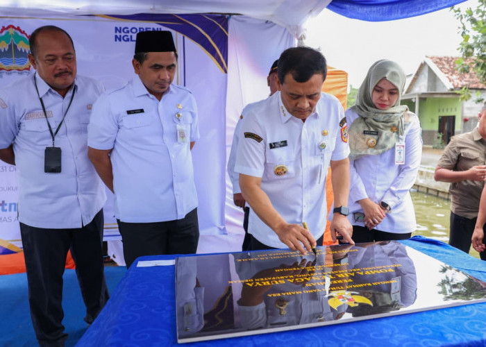 Gubernur Jateng Resmikan Pompa Tenaga Surya Atasi Rob Sayung