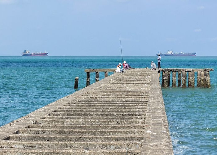 Rekomendasi 9 Teluk Indah di Pulau Jawa yang Wajib Kamu Masukkan dalam Daftar liburan kamu! 