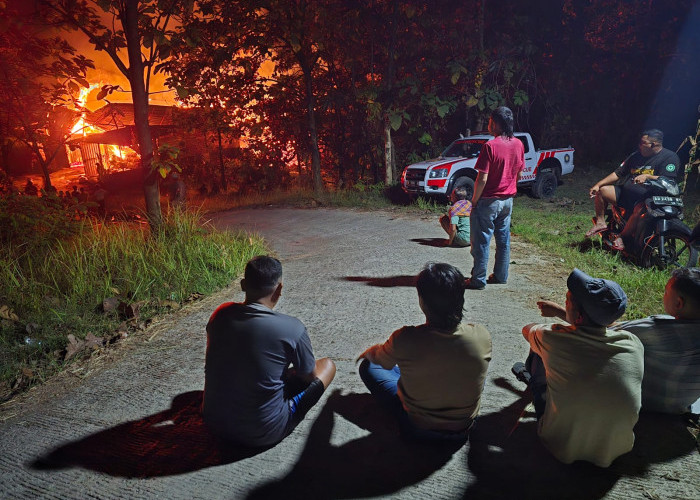 Tungku Masih Menyala Ditinggal Tidur, Pabrik Briket di Sragen Ludes Terbakar