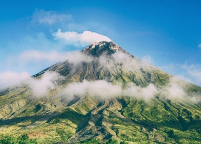 5 Gunung Paling Angker di Jawa Barat yang Terkenal dengan Kisah Mistisnya, Nomor 4 Paling Ditakuti Pendaki!