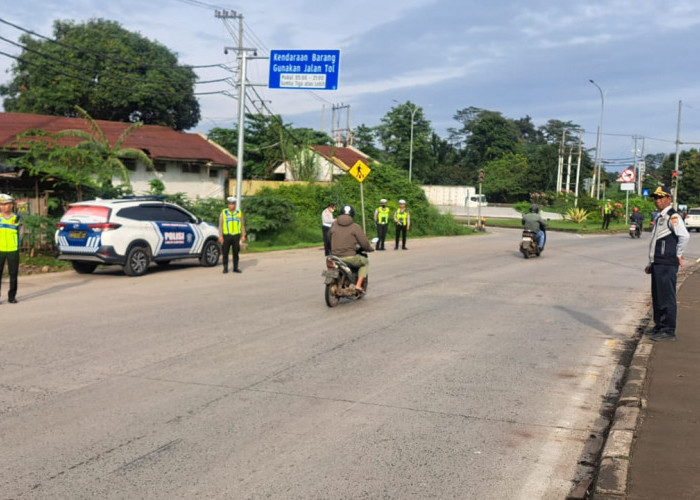 Satlantas Batang Perketat Truk Sumbu 3, Wajib Lewat Tol Kandeman