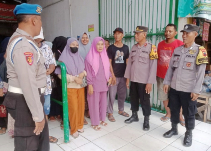 Warga Petarukan Kabupaten Pemalang Serbu Pasar Murah