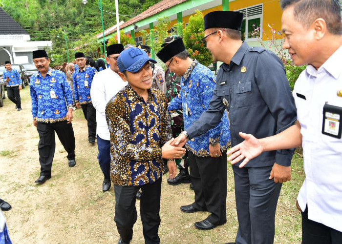 Jagong Bareng Pak Wamen, Wamendikdasmen: Tidak Boleh Ada Kesenjangan Kualitas Sekolah di Kota dan Desa