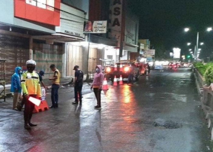 Jalan Jenderal Sudirman Kabupaten Pemalang Tidak Layak karena Rusak Parah