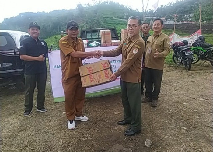 Peringati Hari Buruh, Gelar Aksi Peduli Bencana Alam
