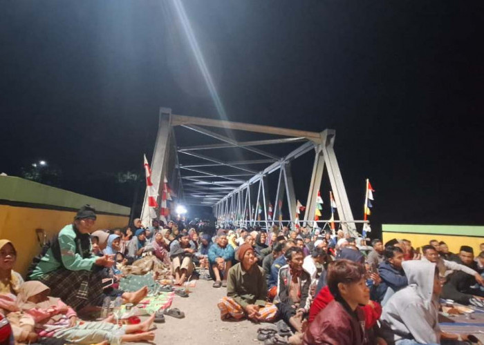 Warga Syukuran Proyek Jembatan Kali Erang Balapulang Tegal Rampung, Gelar Wayang Semalam Suntuk