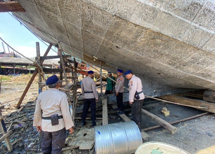 Geger Percikan Api Las Ancam Kapal Tambat di Pelabuhan Pati, Polisi Langsung Datangi Pekerja