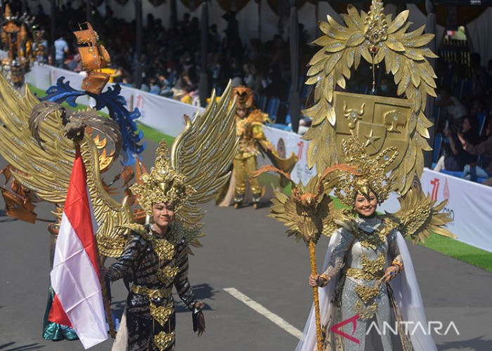Mengikuti Jember Fashion Carnaval ( JFC ), Jokowi disiapkan Costum Festival Tersendiri