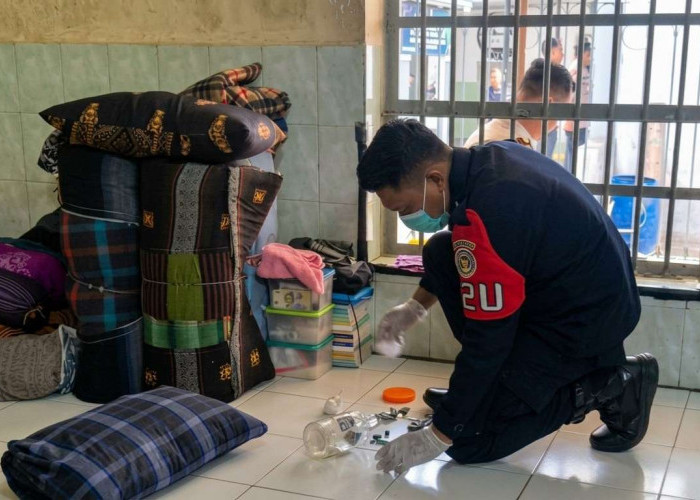 Cegah Peredaran Narkoba di Rutan Kudus, Petugas Gabungan Sidak Kamar dan Tes Urine Penghuni