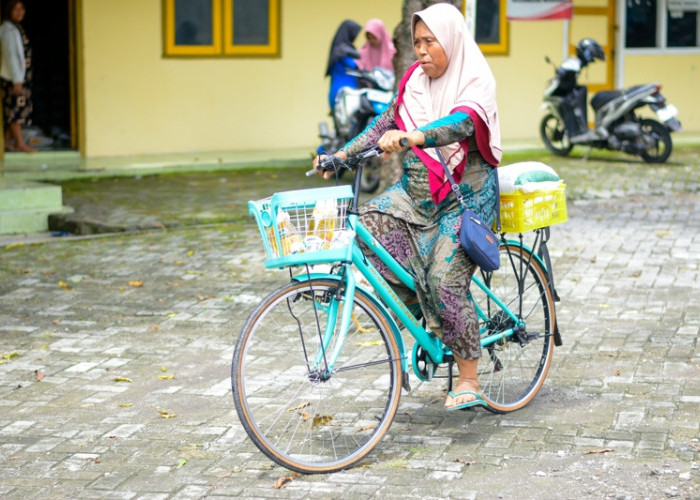 Banpang, terutama beras, diharapkan dapat menjadi salah satu upaya untuk mewujudkan ketahanan pangan, dan sekaligus memberi kebermanfaatan bagi seluruh KPM karena ada banyak kebaikan di dalamnya. Adapun secara keseluruhan, total ada 18,27 juta KPM di seluruh Indonesia. (Achmad Fazeri/Disway Jateng)