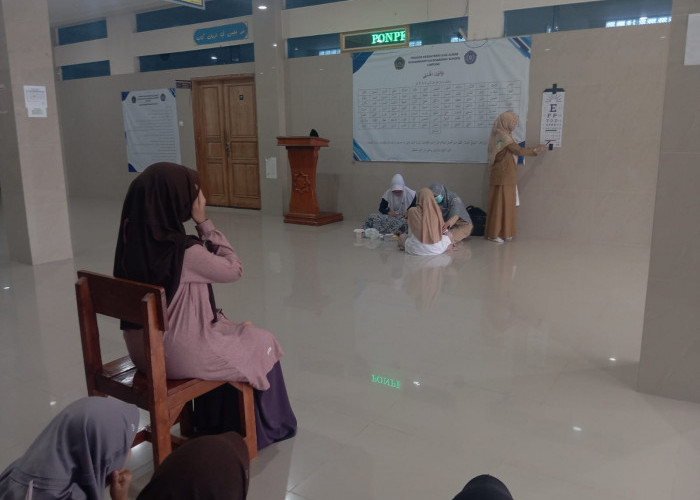 1.300 Pelajar Batang Terindikasi Mata Minus, Gadget Jadi Sorotan