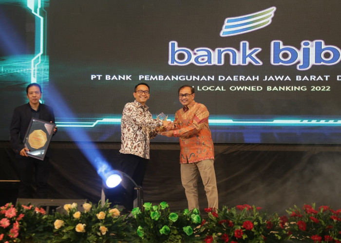 Keren! bank bajb Raih 'Best Digital Leadership in Local Owned Banking 2022”