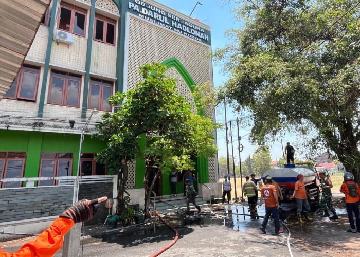 Terjebak Asap Kebakaran, Tiga Anak Panti di Kudus Dievakuasi Lewat Jendela