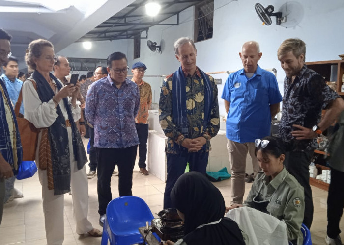 Green Batik Center Dibuka, Belanda Ingatkan Masa Depan Batik Pekalongan