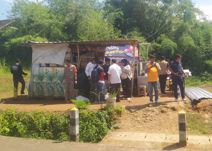 Nestapa Siti Fatimah Warga Miskin di Kudus, Tinggal di Gubuk dan Anaknya Putus Sekolah