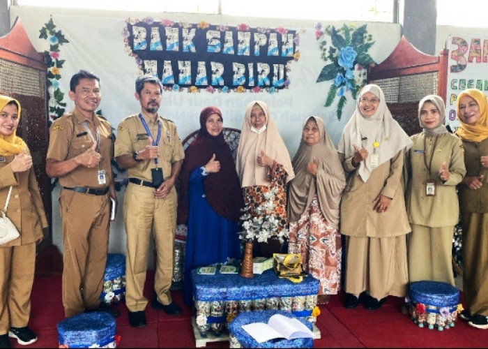 Dinsos KBPP Kabupaten Pemalang Gandeng Bank Sampah Mawar Biru Jadi Pemateri di Sekolah Perempuan