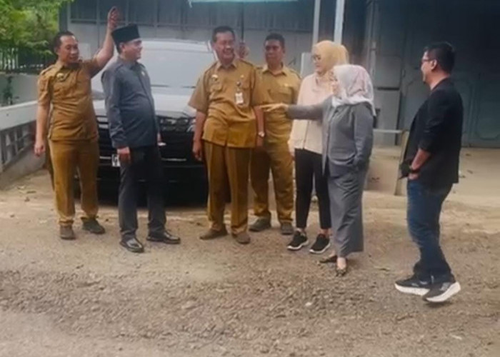 Jalan Pagerbarang–Balapulang Tegal Rusak, Lubang Besar dan Bergelombang Rawan Kecelakaan