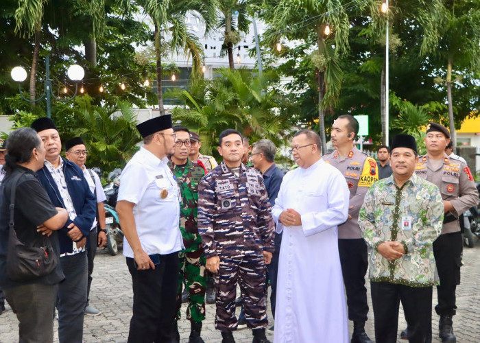 Dedy dan Forkopimda Kota Tegal, Pantau Pengamanan Misa Malam Natal dan Pos Pelayanan Nataru