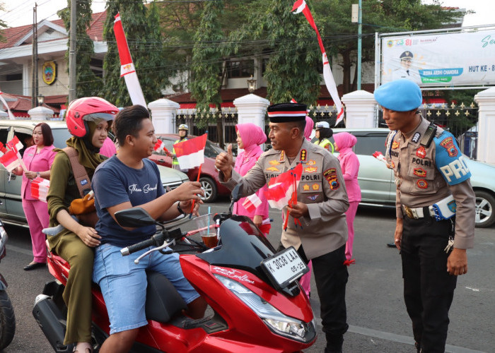 11 Ribu Bendera Merah Putih Dibagikan, Semangat HUT ke-81 RI Menggema hingga Pelosok Desa di Bumi Mina Tani