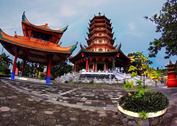 Pagoda Avalokitesvara Semarang: Menggapai Keindahan Spiritual Tertinggi di Tanah Air
