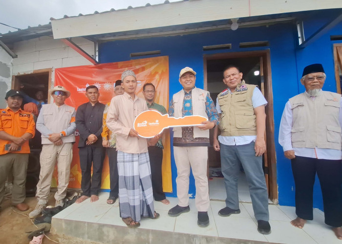 LAZISMU Pemalang Serahkan Rumah Bantuan untuk Korban Banjir Bandang Penakir
